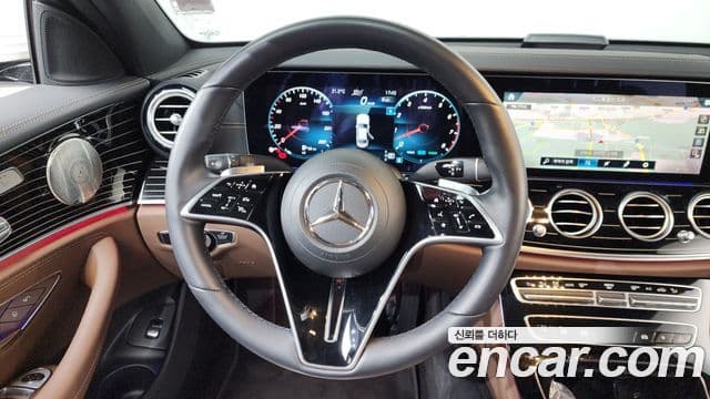 Mercedes-Benz E-Class 2021 — Фото 13/20