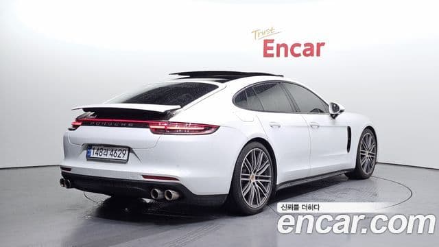 Porsche Panamera 2018 — Фото 2/20
