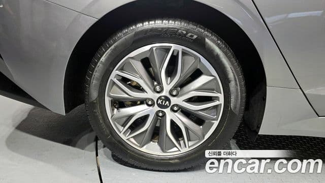 Kia K5 2020 — ფოტო 5/20