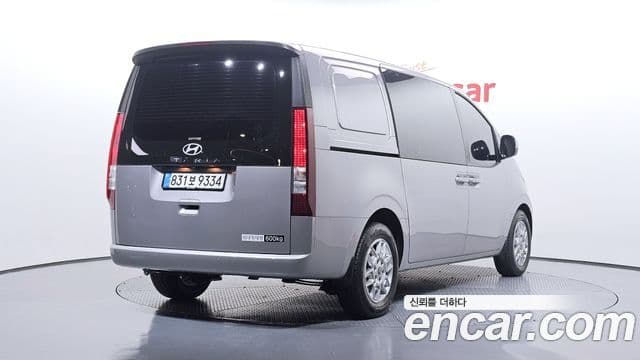 Hyundai Staria 2025 — фото 2 из 20
