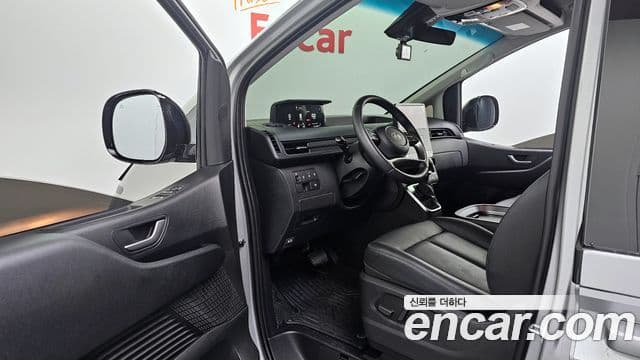 Hyundai Staria 2025 — фото 10 из 20