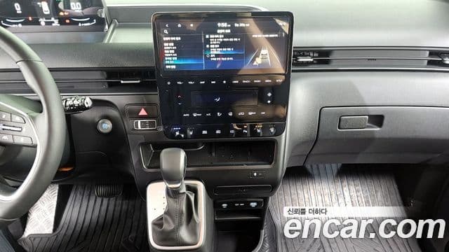 Hyundai Staria 2025 — фото 13 из 20