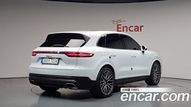 Porsche Cayenne 2021 — Photo 16/35