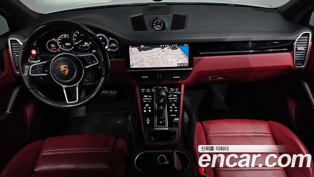 Porsche Cayenne 2021 — Photo 18/35