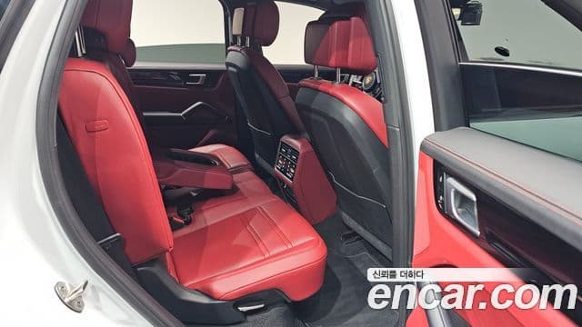 Porsche Cayenne 2021 — Photo 31/35