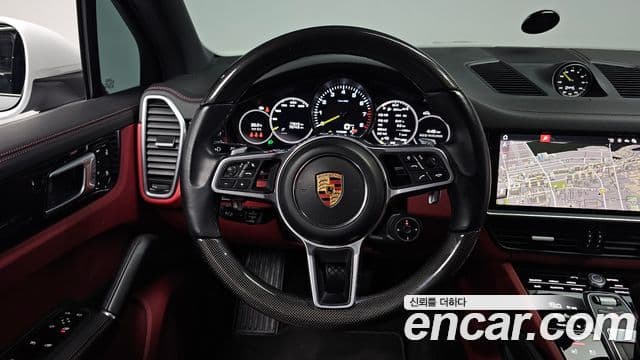 Porsche Cayenne 2021 — Photo 23/35