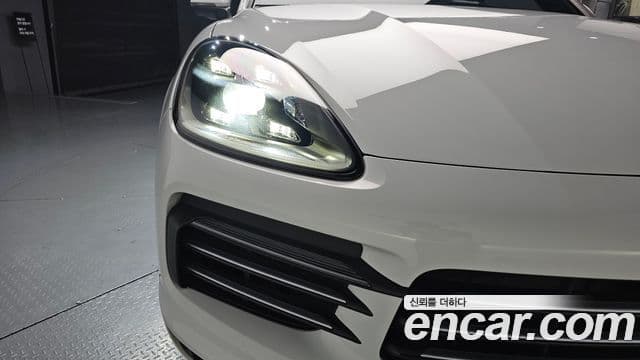 Porsche Cayenne 2021 — Photo 3/35
