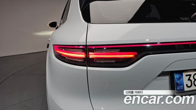 Porsche Cayenne 2021 — Photo 35/35