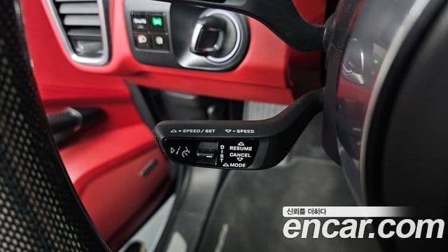Porsche Cayenne 2021 — Photo 10/35