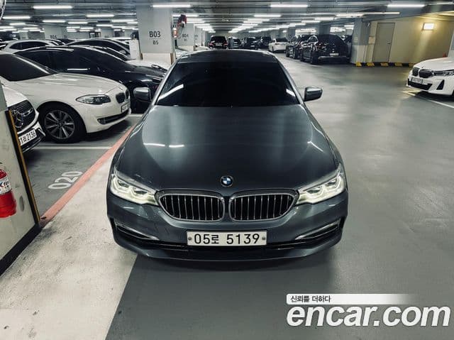 BMW 5 Series 2018 — ფოტო 1/20