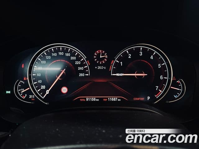 BMW 5 Series 2018 — ფოტო 7/20