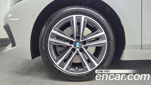 BMW 1 Series 2022 — Şəkil 5/20