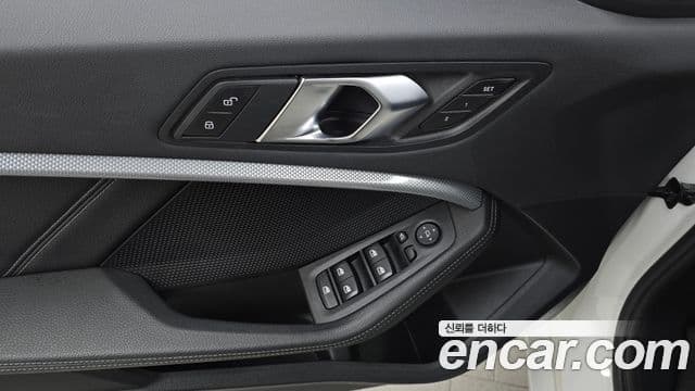 BMW 1 Series 2022 — фото 17 из 20