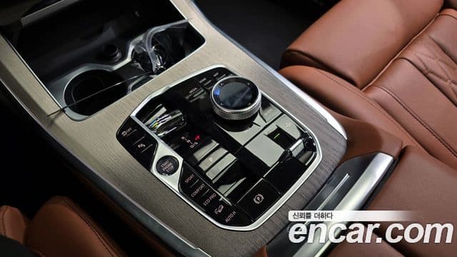 BMW X7 2025 — Photo 9/20