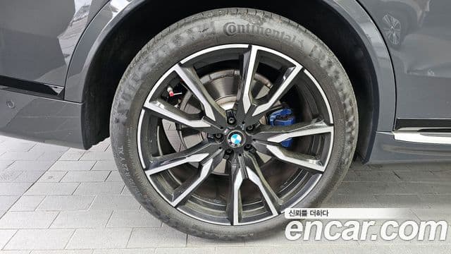 BMW X7 2022 — ფოტო 5/20