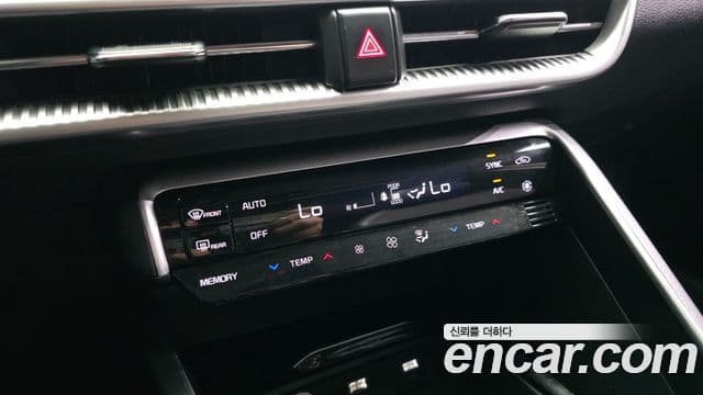 Kia K5 2022 — ფოტო 17/20