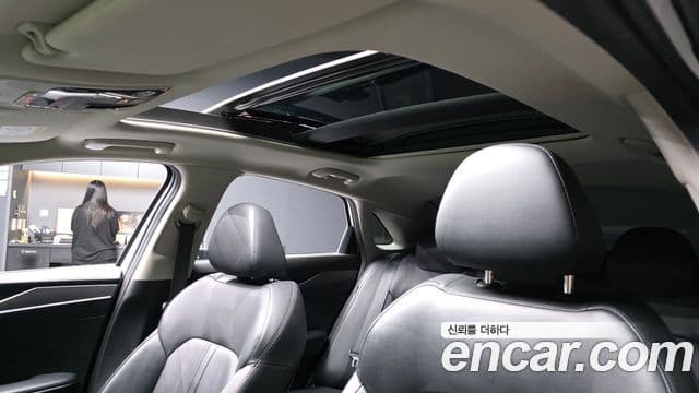 Kia K5 2022 — ფოტო 18/20
