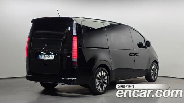 Hyundai Staria 2022 — ფოტო 2/20