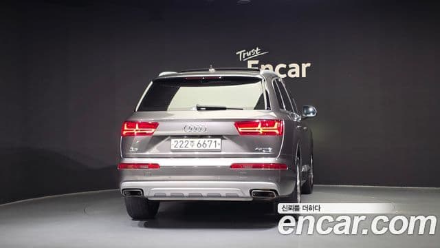 Audi Q7 2019 — ფოტო 4/20