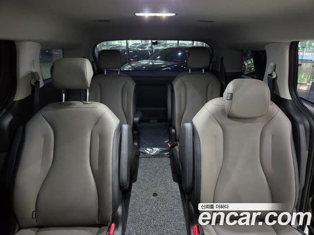 Kia Carnival 2025 — Фото 8/20