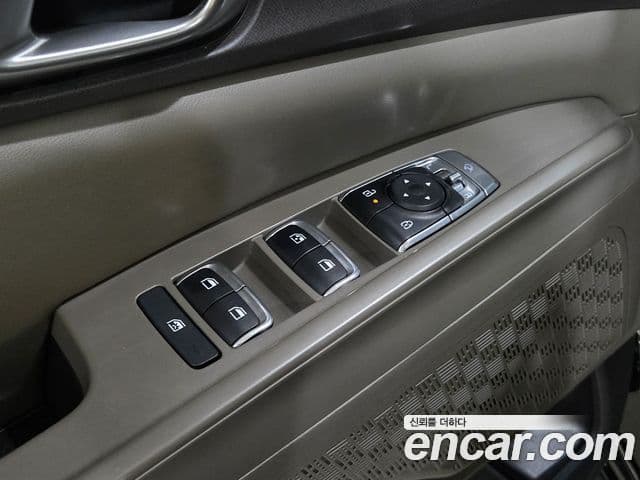 Kia Carnival 2025 — Фото 16/20