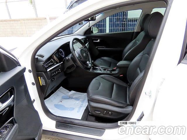 Kia Niro 2021 — фото 4 из 20