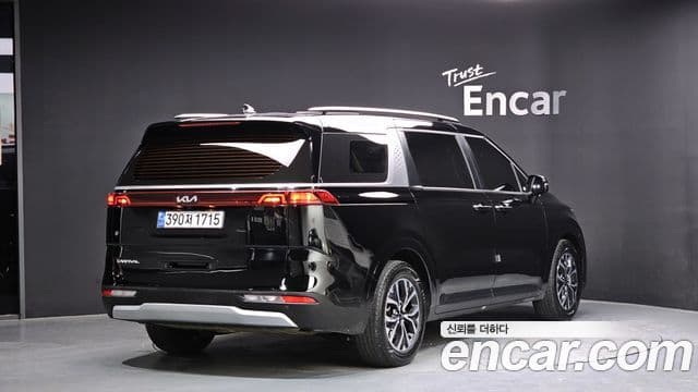 Kia Carnival 2022 — ფოტო 2/20