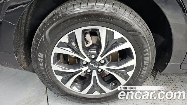 Kia Carnival 2022 — фото 5 из 20