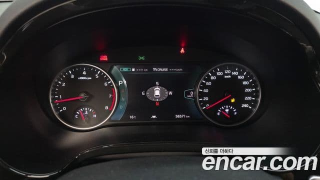 Kia Seltos 2022 — ფოტო 8/20