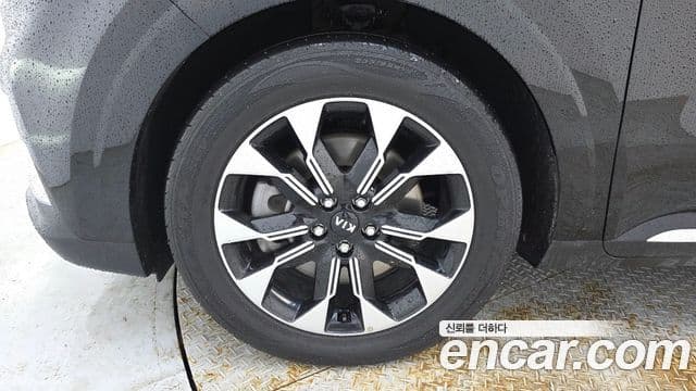 Kia Carnival 2021 — фото 5 из 20