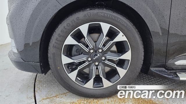 Kia Carnival 2021 — фото 5 из 20