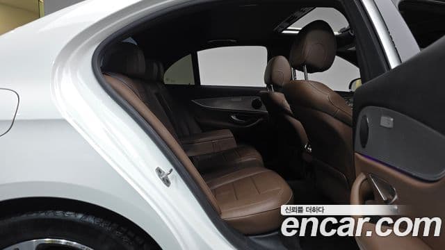 Mercedes-Benz E-Class 2018 — ფოტო 12/20