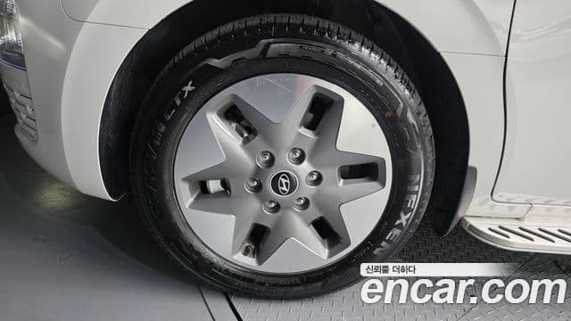 Hyundai Staria 2024 — фото 5 из 20