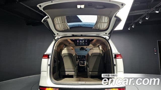 Kia Carnival 2021 — фото 20 из 20