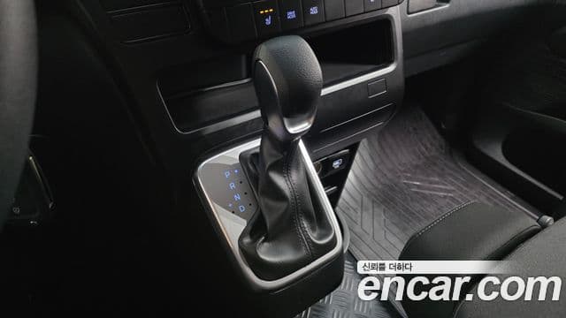 Hyundai Staria 2024 — Şəkil 9/20