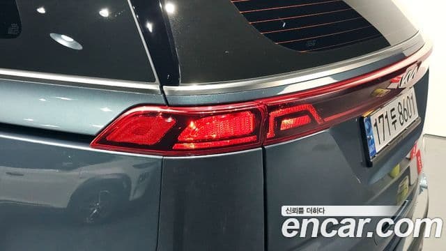 Kia Carnival 2023 — Photo 5/31