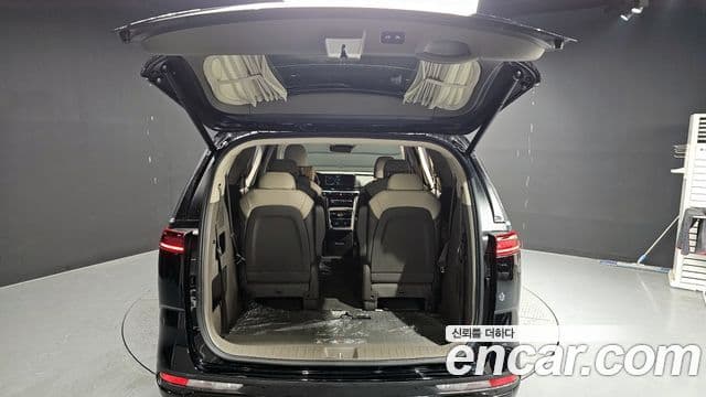 Kia Carnival 2022 — фото 20 из 20