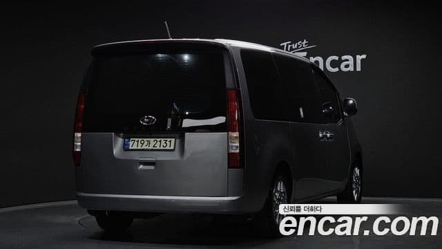 Hyundai Staria 2023 — фото 2 из 20