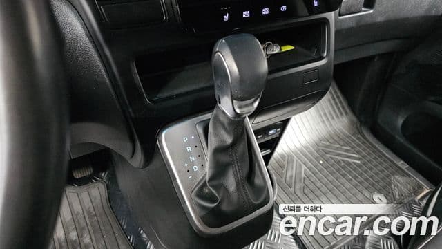 Hyundai Staria 2023 — фото 9 из 20