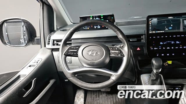 Hyundai Staria 2023 — фото 13 из 20
