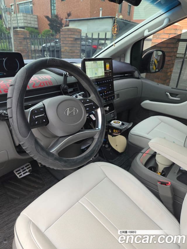 Hyundai Staria 2025 — Şəkil 8/11
