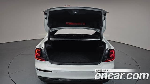 Volvo S60 2023 — Photo 12/36