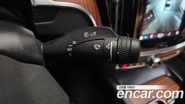 Volvo S60 2023 — Photo 25/36