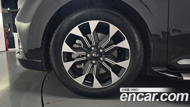 Kia Carnival 2020 — Фото 5/20