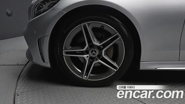 Mercedes-Benz C-Class 2019 — Şəkil 5/20