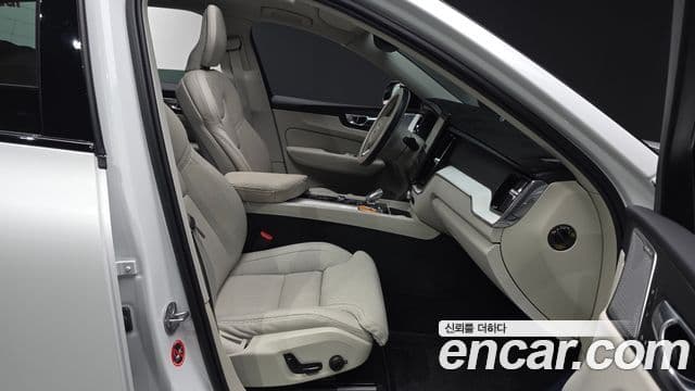Volvo XC60 2025 — Şəkil 13/20