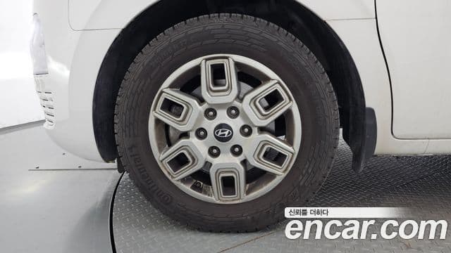 Hyundai Staria 2025 — фото 5 из 20