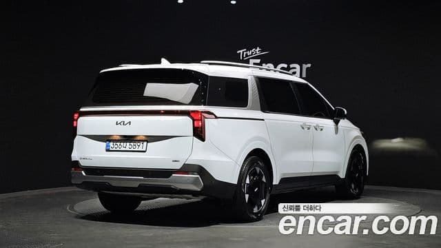 Kia Carnival 2025 — фото 2 из 20