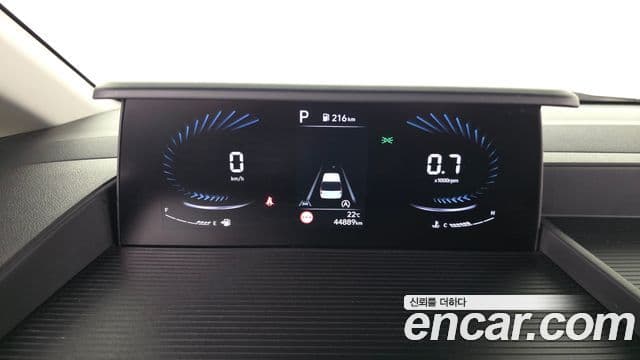 Hyundai Staria 2021 — Фото 8/20