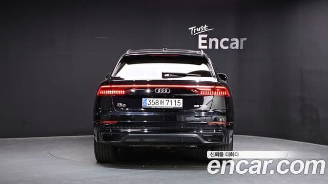 Audi Q8 2021 — Photo 17/20